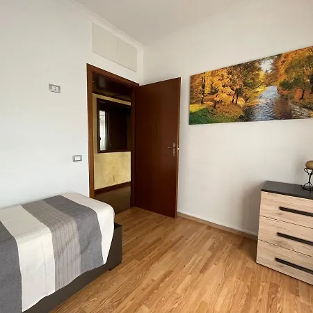 Domus Iuturnae Apartment *