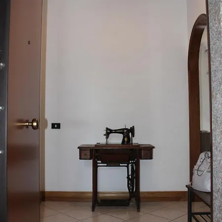 Domus Iuturnae Apartment